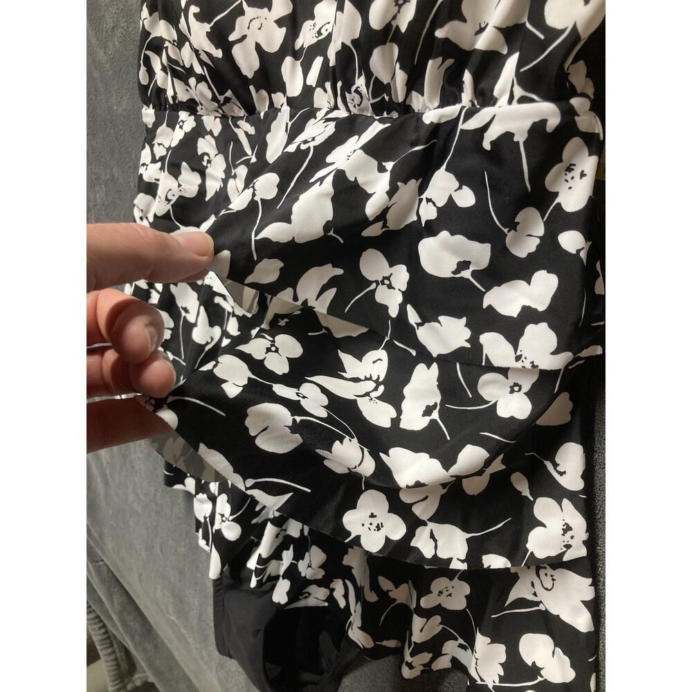 NWT Croft & One Piece Tummy Control Swimsuit Tiered Floral Black White Sz 14 - Picture 4 of 10